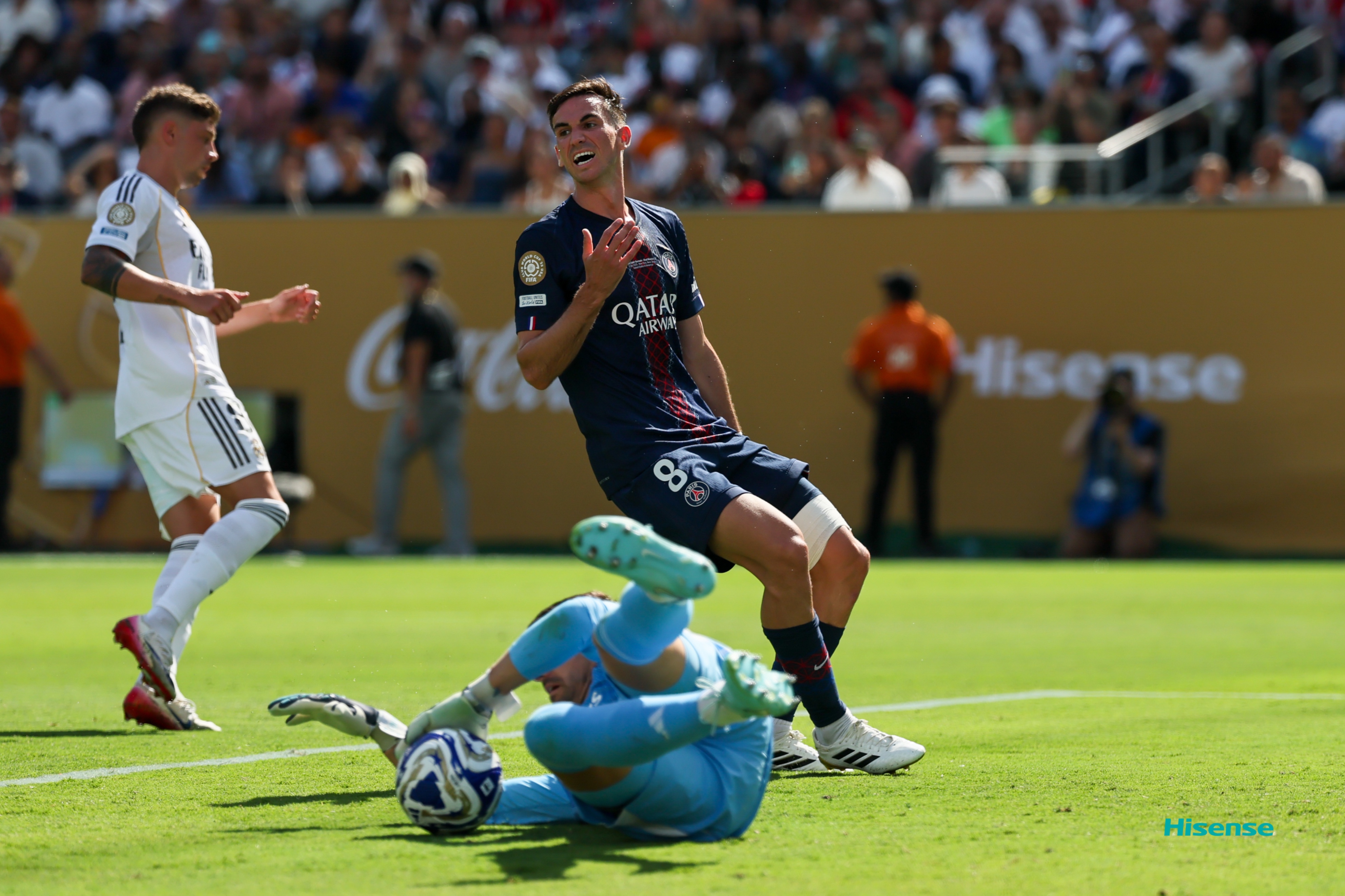 九游游戏中心包含里昂发布备战花絮，赛后临场应变，欧超杯任务艰巨，年轻球员得到机会的词条